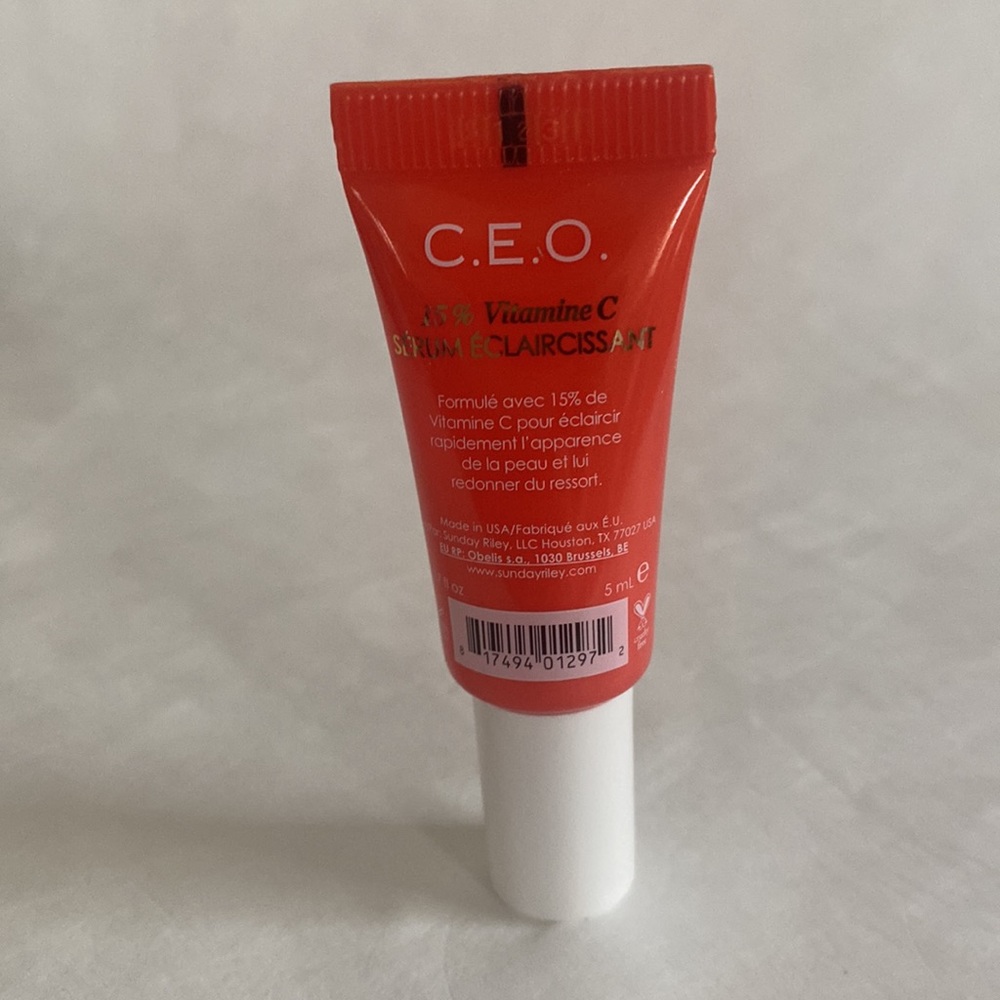 SUNDAY RILEY C.E.O. 15% Vitamin C Brightening Serum Deluxe Size 0.17oz - Picture 3 of 6